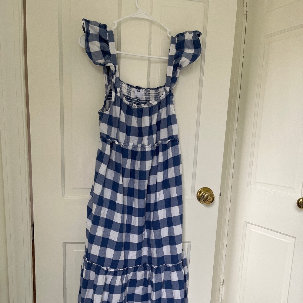 Old navy maternity maxi dress